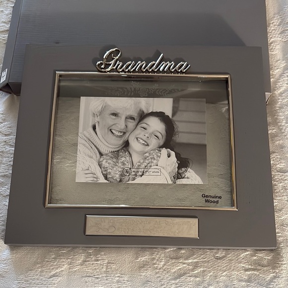 BNWOT Gray Wood Grandma Picture Frame, No longer Sold in Stores! Engraved - Picture 7 of 9